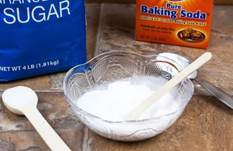 Dùng hỗn hợp bột baking soda và đường để diệt kiến đen tận gốc